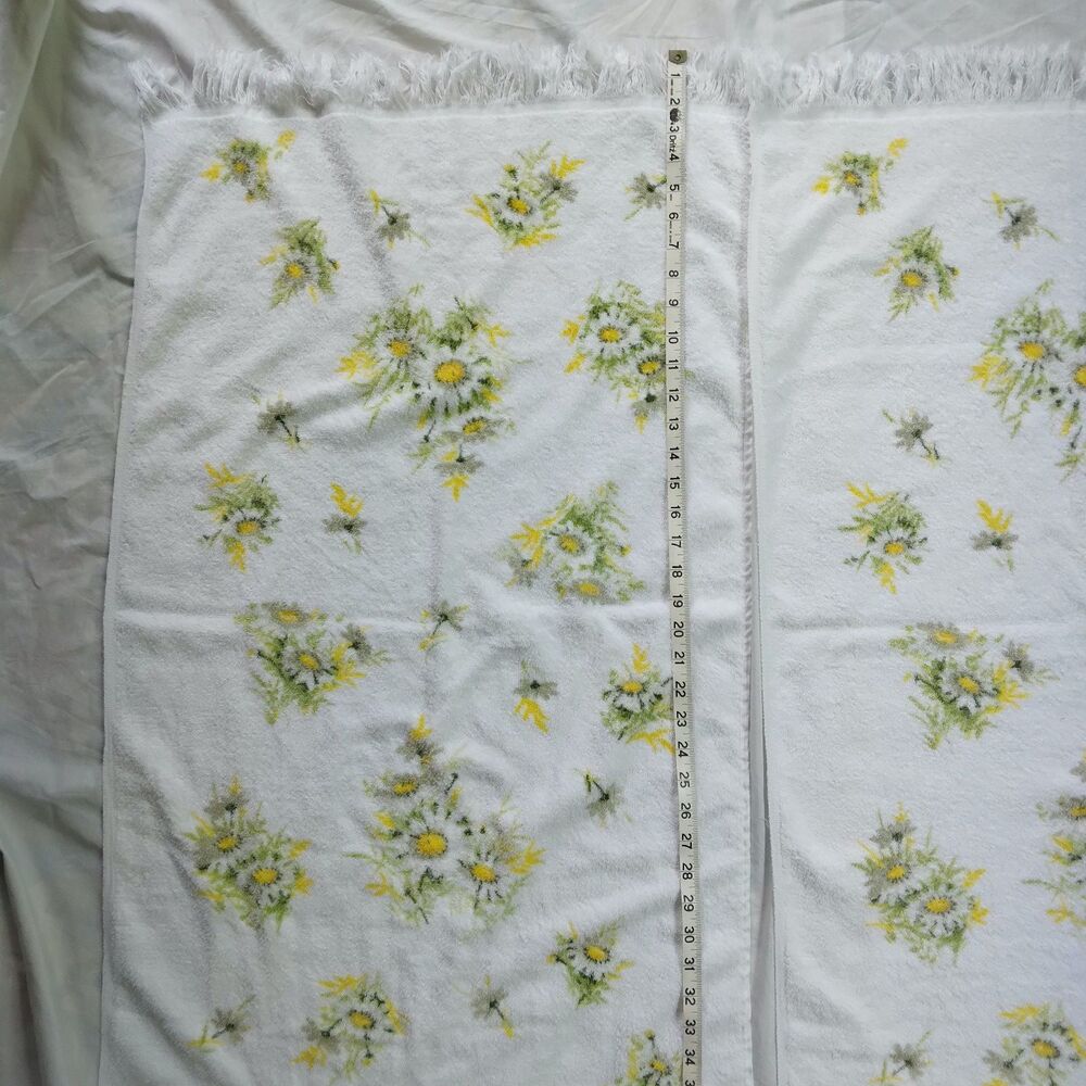 2 Vintage Bath Towel White With Yellow Flowers MCM Fringe Cottagecore USA - Picture 10 of 16